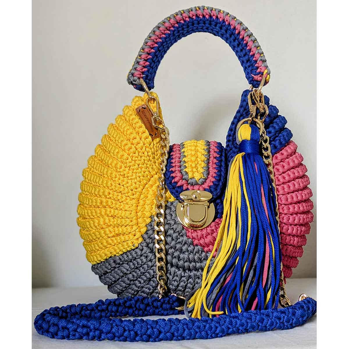 the-radiant-spiral-crochet-bag